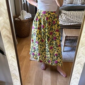 1548 Anna Skirt
TUSCAN GARDENS GOLD Floral Yellow Skirt